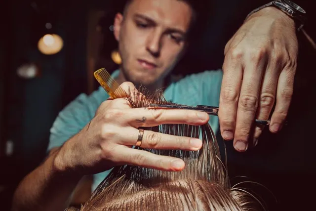 Чоловіча перукарня "Frisor Barbershop" — фото 5