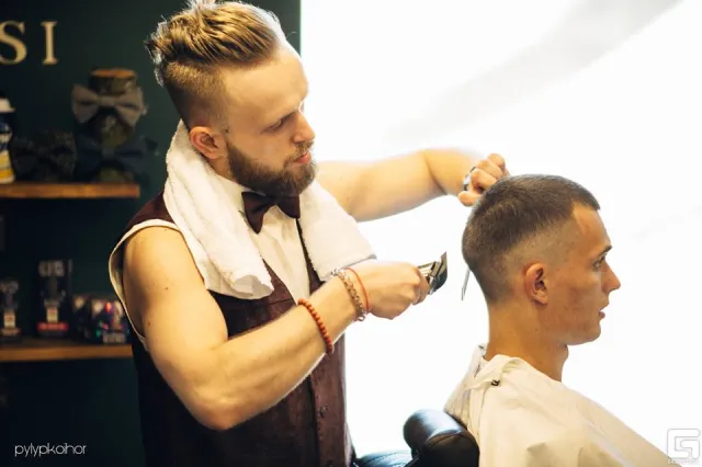 Чоловіча перукарня "Frisor Barbershop" — фото 4