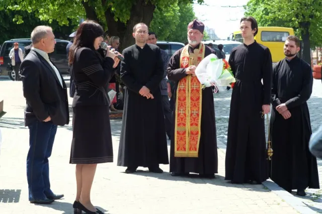 У Чернівцях помолились за полеглих у війні (Фоторепортаж) — фото 2