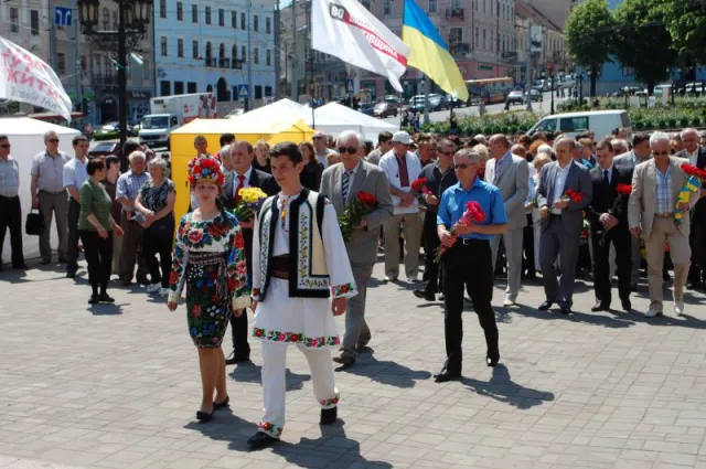 У Чернівцях вшанували Великого Кобзаря (Фоторепортаж) — фото 3