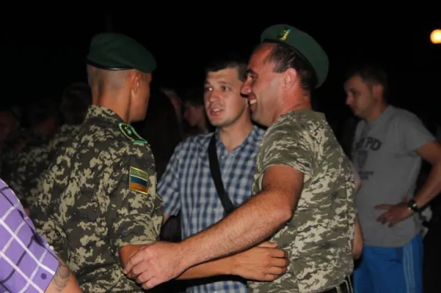 Бійці Чернівецького прикордонного загону повернулися з Луганська до Чернівців (Фоторепортаж) — фото 5
