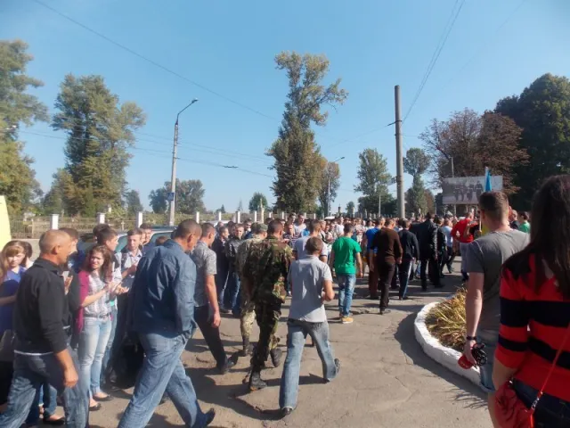 У Чернівцях зустріли 29 буковинських військових, які повернулись у відпустку із зони АТО (Фото) — фото 3