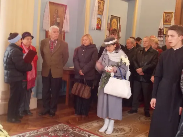 У Чернівцях попрощалися з Аркадієм Жуковським (Фото) — фото 3