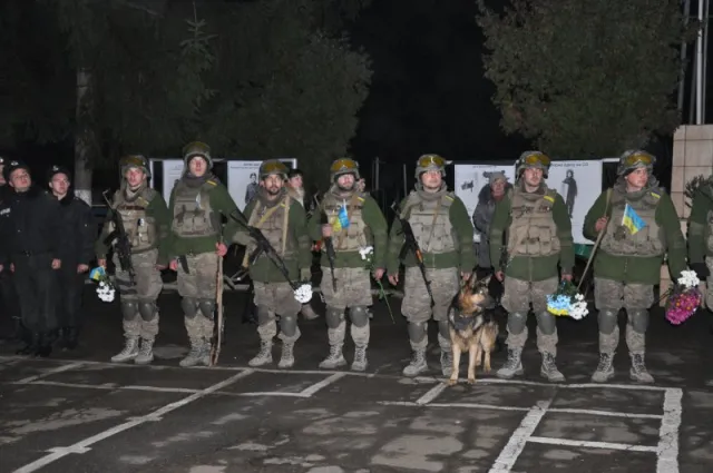У Чернівцях зустріли групу бійців Нацгвардії, які повернулись із зони АТО (Фото) — фото 3