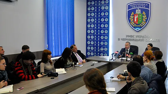Міліціонери вишиковуються в черги, аби нести службу в зоні АТО — фото 1