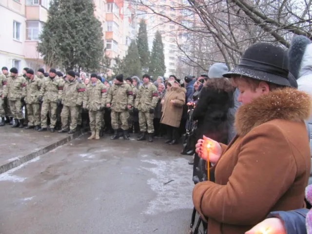 В останню путь провели Героя Владислава Трепка (фото) — фото 4