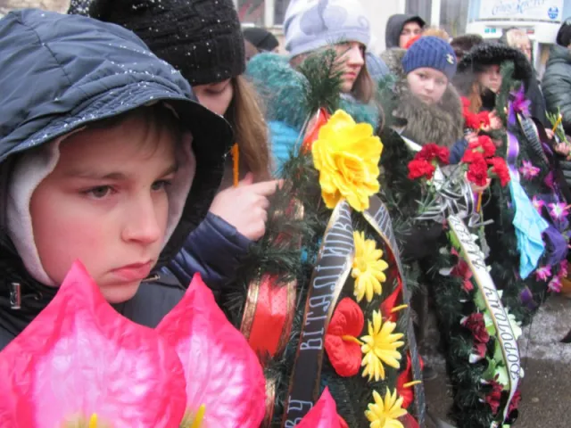 В останню путь провели Героя Владислава Трепка (фото) — фото 7
