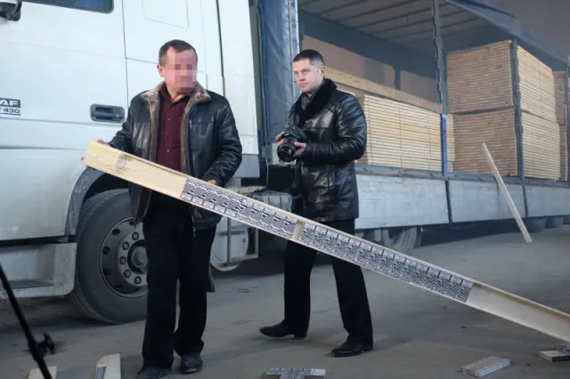 Прикордонники викрили контрабанду цигарок вартістю 1 млн. грн. (фото) — фото 3