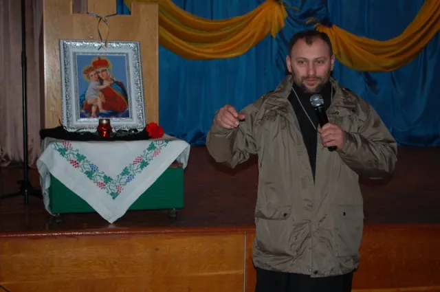 Учні Чернівецького технікуму провели вечір-реквієм присвячений Героям Небесної Сотні (фото) — фото 7