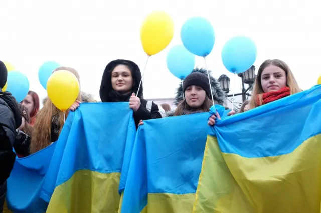 Військовослужбовці, які брали участь у боях у Дебальцевому, прибули у Чернівці (фото+відео) — фото 6