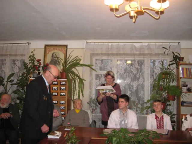 Чернівчанам представили нову збірку віршів Віктора Обдуленка (фото) — фото 4