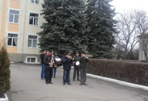 З Сокирян на навчання вирушила група мобілізованих (фото) — фото 3