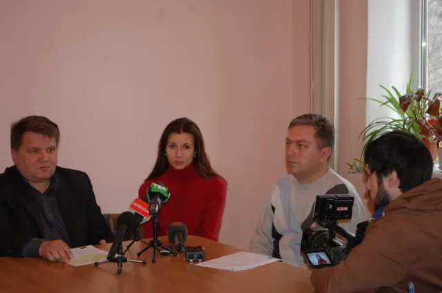 У Чернівцях зявився перший спеціалізований автомобіль для транспортування безпритульних тварин (фото) — фото 1