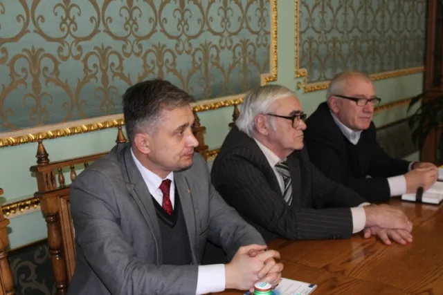 Представники румунської громади хочуть факультет, де б викладали на румунській — фото 2