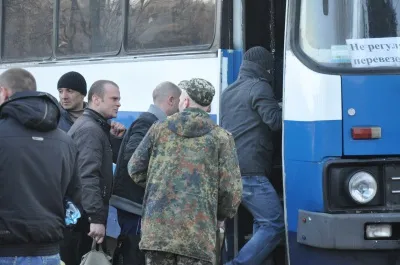 Чернівчани відправили на навчання чергову групу мобілізованих (фото) — фото 2