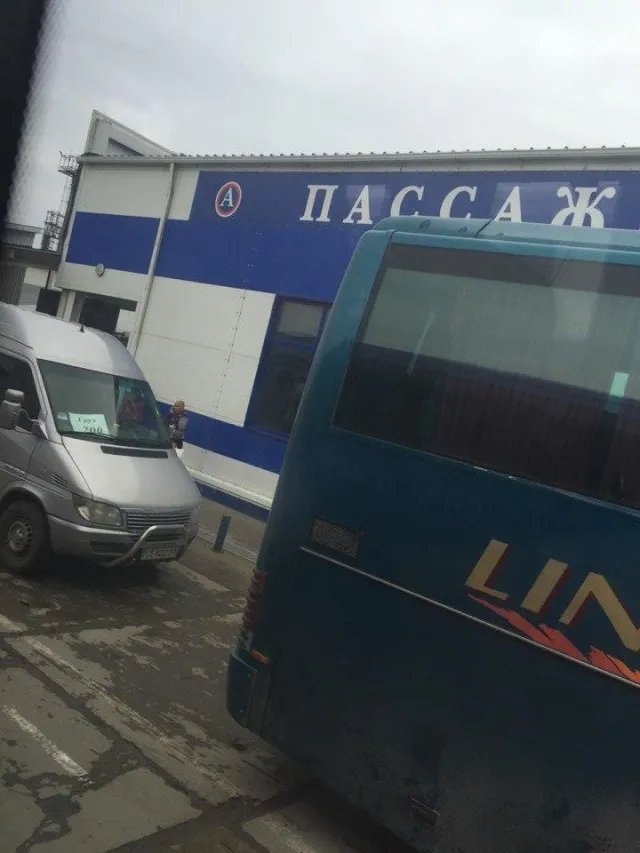 Автомобілі з чернівецькими номерами возять «Вантаж 200» до Криму з Росії (фото) — фото 1