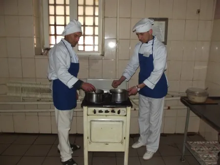 У Чернівецькій установі виконання покарань № 33 відбувся конкурс «Кращий кухар» (фоторепортаж) — фото 2