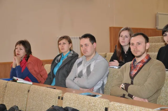 Студентів-медиків навчають як працювати у військових умовах (фото) — фото 4