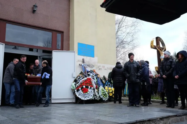 У Чернівцях попрощалися з відомим спортивним коментатором Сергієм Панасюком (фоторепортаж) — фото 4