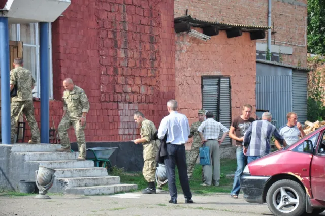 З Чернівців на полігон у Рівне відправили близько 20 мобілізованих буковинців (фото) — фото 3